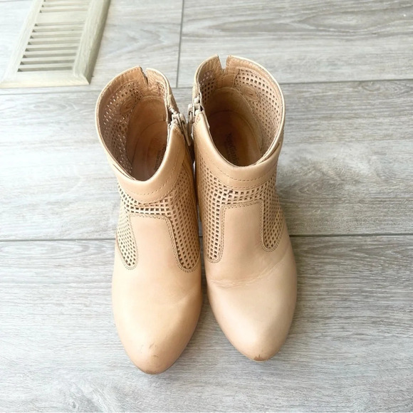 Nero Giardini ANKLE BOOT PERFORATED  LEATHER 
IN CHAMPAGNE - Picture 3 of 14